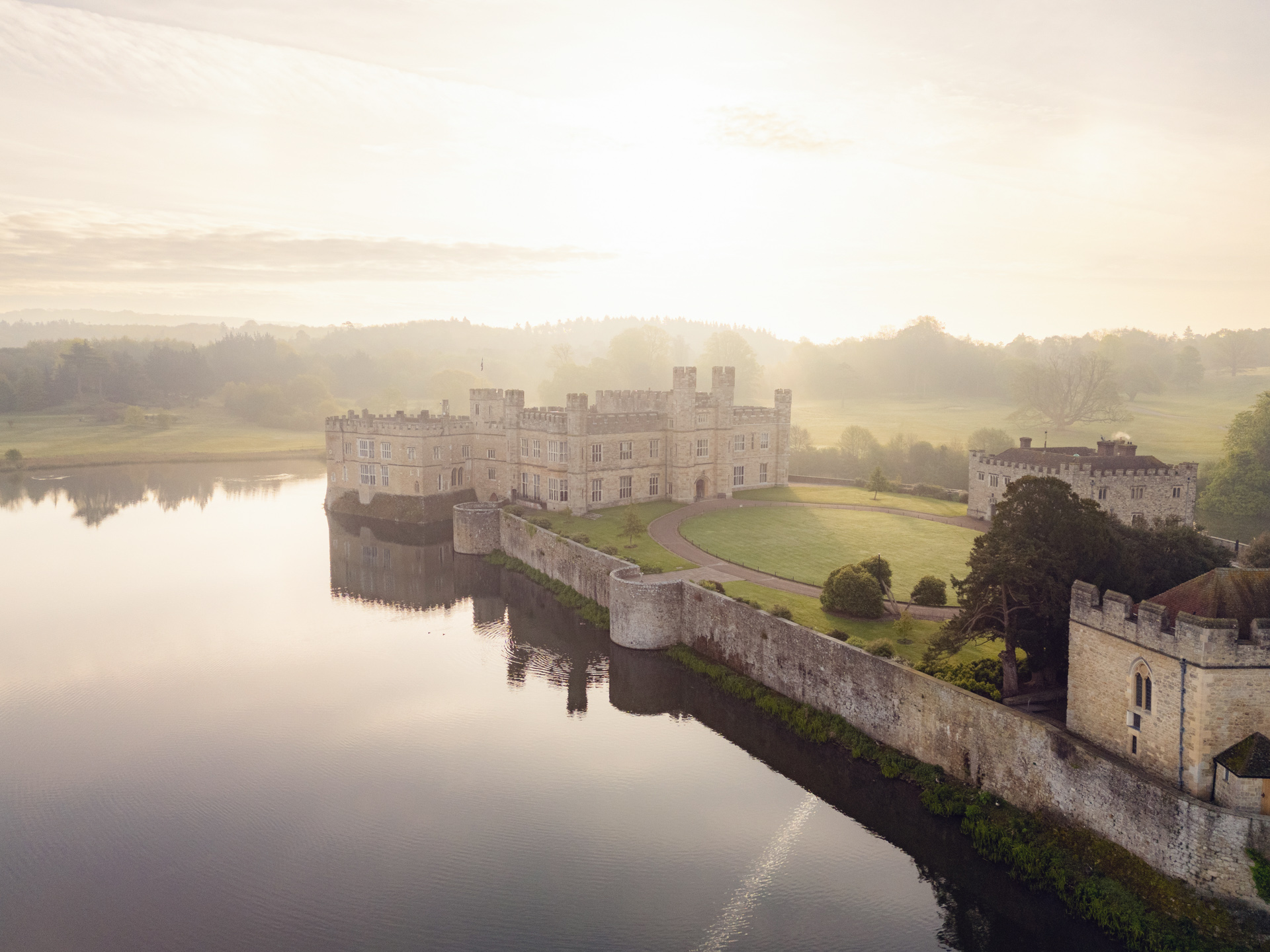 Sunrise At Leeds Castle